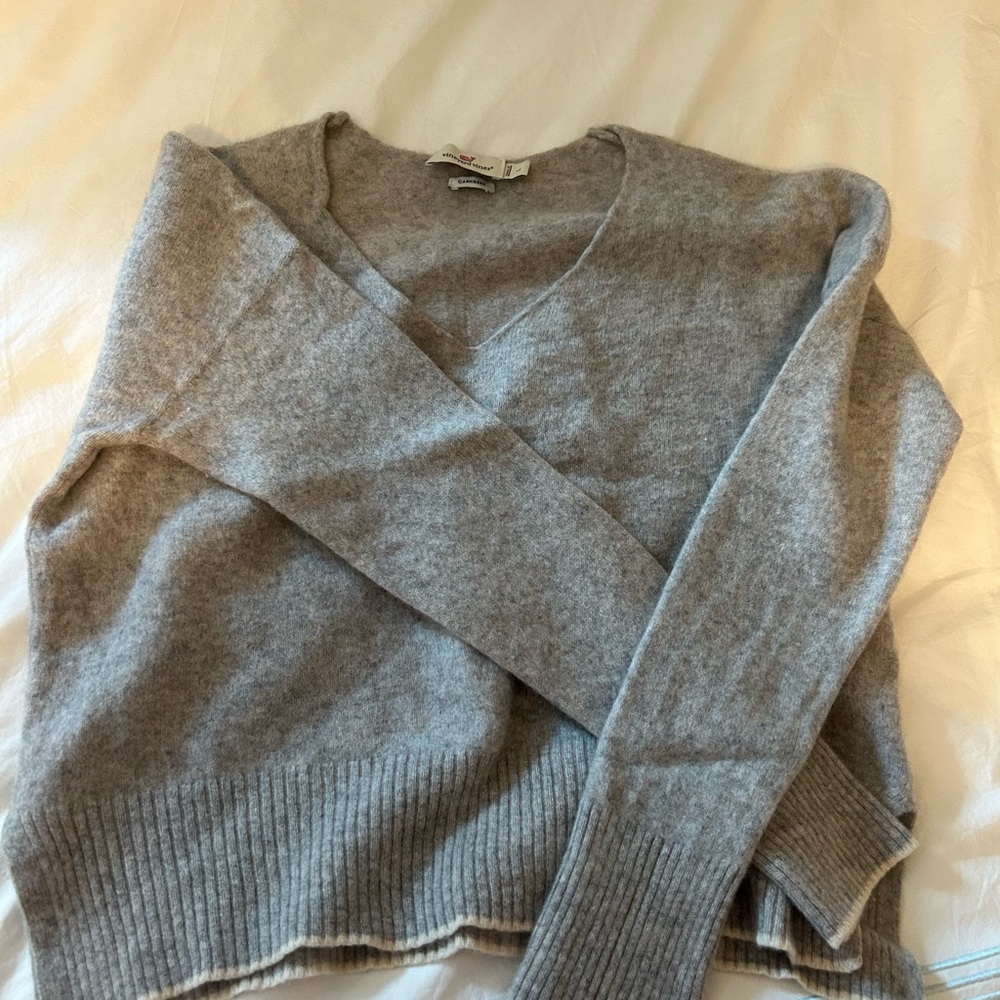 Cashmere vineyard vines sweater